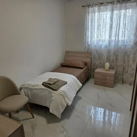 アパート Spacious Flat At ナッシャー