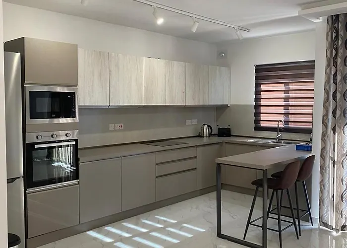 Spacious Flat At Apartament *