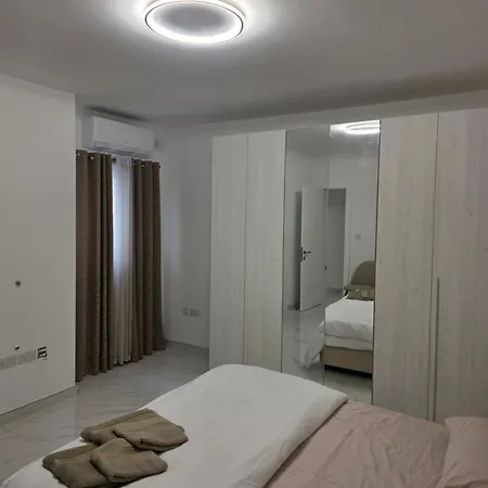 Spacious Flat At Naxxar