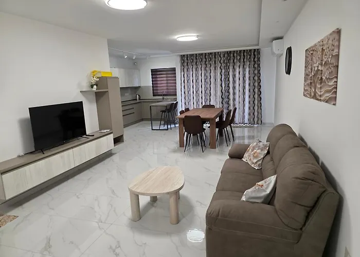 Spacious Flat At Appartement Naxxar