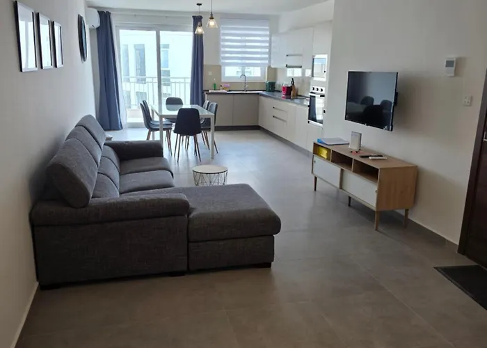 Spacious Flat At Naxxar